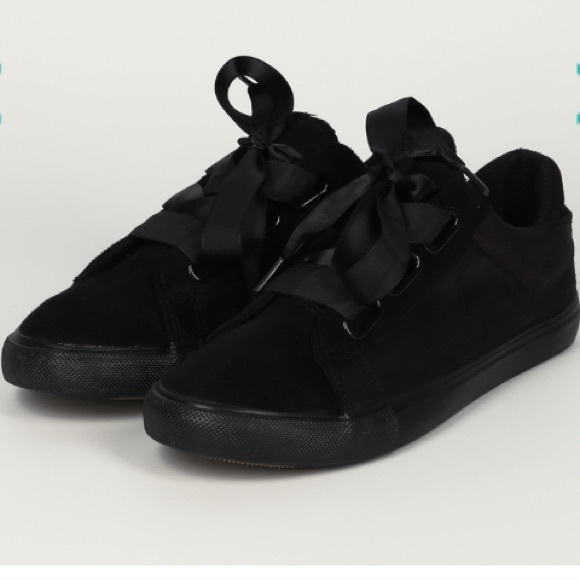 NEW BLACK SUEDE LACE UP SNEAKERS - Picture 3 of 7